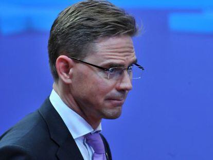 El primer ministro finland&eacute;s, Jyrki Katainen, a su salida de la cumbre de Bruselas de la pasada semana.