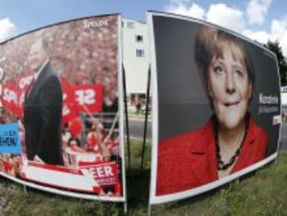 Carteles eletorales de los dos principales partidos de Alemania.