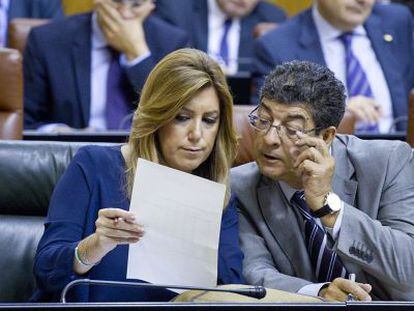 Susana D&iacute;az y Diego Valderas, en el segundo d&iacute;a de debate sobre la comunidad.