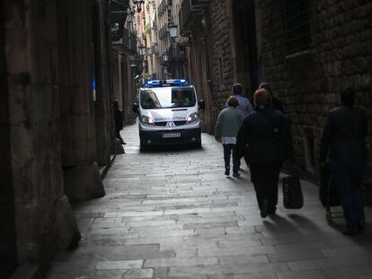 Una furgoneta de la Guardia Urbana en Barcelona. 