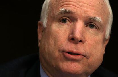 El senador republicano, John McCain, representa al Estado de Arizona, uno de los m&aacute;s afectados por la inmigraci&oacute;n ilegal.