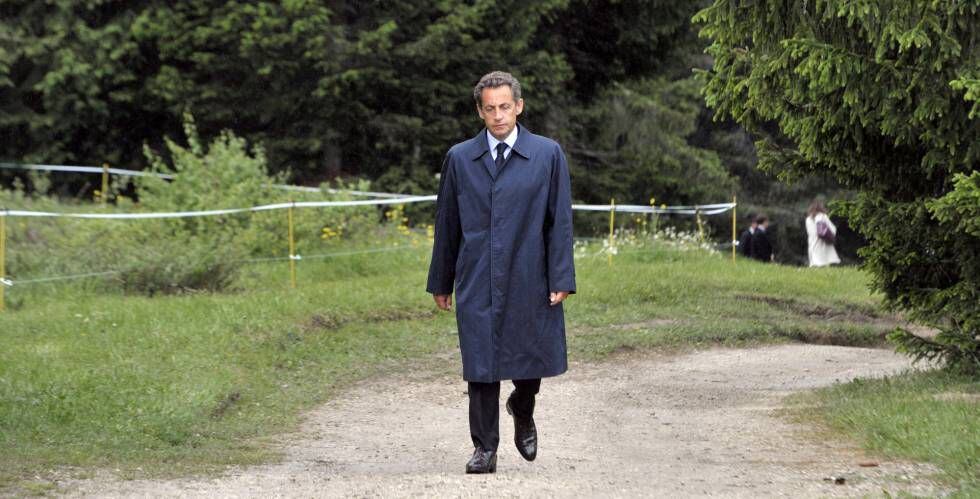 Nicolás Sarkozy en los Alpes franceses, en mayo de 2011.