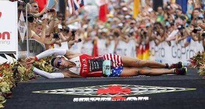 El americano Matthew Russell tras quedar en el puesto 19 del campeonato mundial de Ironman 2013 celebrado en Kailua, Hawai.