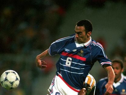 Youri Djorkaeff, en el Francia-Sudáfrica del Mundial de 1998.