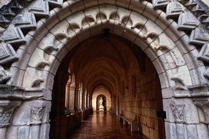 Claustro del monasterio cisterciense de Sacramenia (Segovia), hoy en Miami Beach (EE UU).