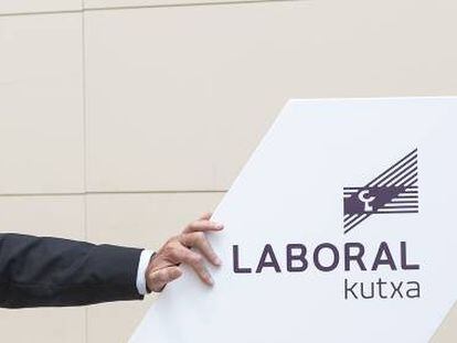 Txomin García y Xabier Egibar, presidente y director general de Laboral Kutxa, respectivamente.