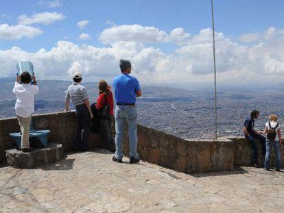 Panor&aacute;mica de Bogot&aacute; desde el cerro Monserrate, a 3.152 metros de altitud. 