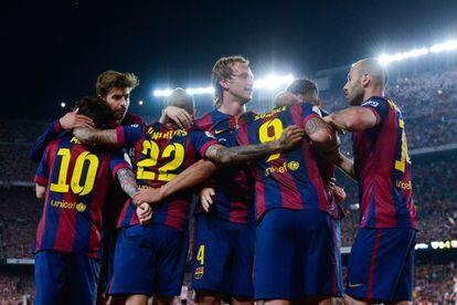 Los jugadores del Barça celebran el segundo gol
