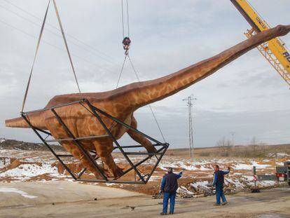 Recreación de un diplodocus de la empresa española Dinokinépolis.