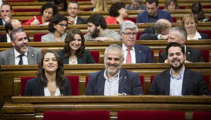 De izquierda a derecha, los diputados de Ciudadanos Ines Arrimadas, Carlos Carrizosa y Fernando del Páramo.