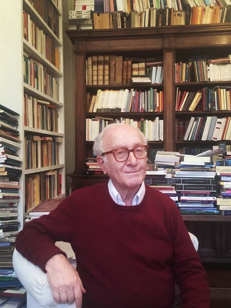 Luigi Ferrajoli, en su estudio en Roma, el 27 de marzo. Foto cedida por él.