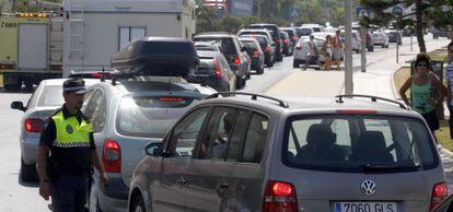 Colas de veh&iacute;culos en los accesos a Gibraltar.