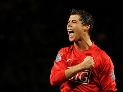 Cristiano Ronaldo celebra un gol con el Manchester United, en 2008.