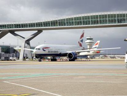 Las autoridades investigan lo sucedido en el segundo aeródromo con más tránsito de Reino Unido