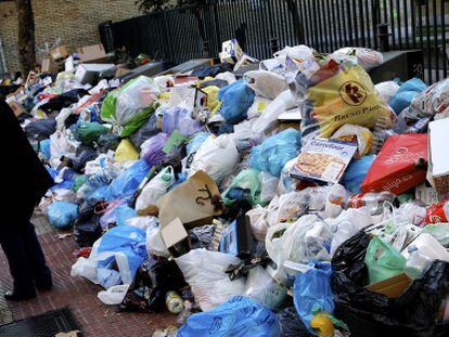 Escombraries acumulades durant una vaga al desembre.