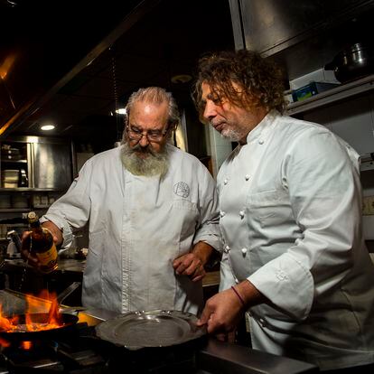 Los chefs Iñaki Camba y Andrés Madrigal, que asume el restaurante Arce.