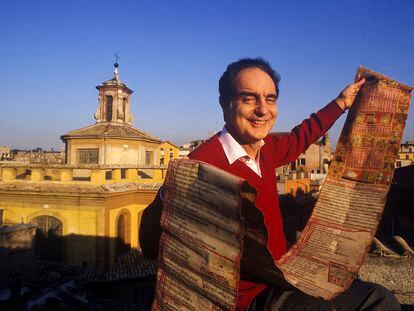 El escritor Italo Calvino, fotografiado en Roma en 1984.