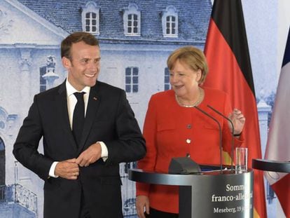 Macron y Merkel pactan la refundación del euro