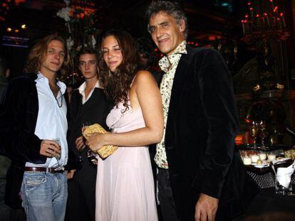 Andrea Casiraghi, Pierre Casiraghi, Tatiana Santo Domingo y su padre, Julio Mario Santo Domingo, en una imagen de 2006.