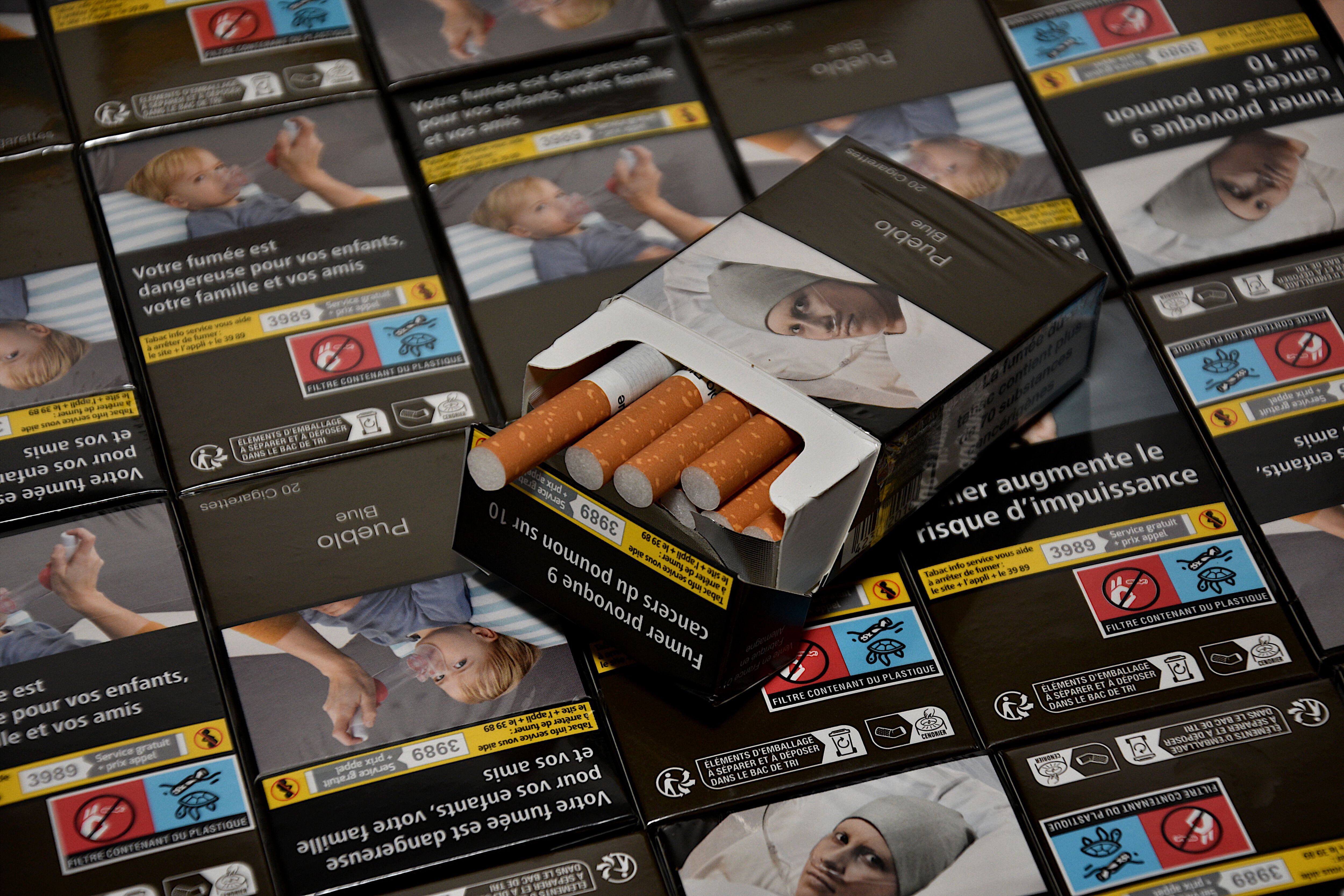 Sanidad inicia el trámite para eliminar las marcas de las cajetillas de tabaco y que todas sean iguales