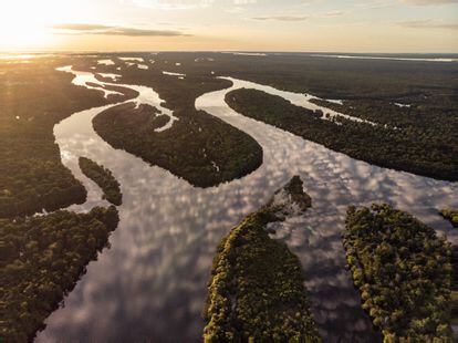 Imagen aérea del río Negro.