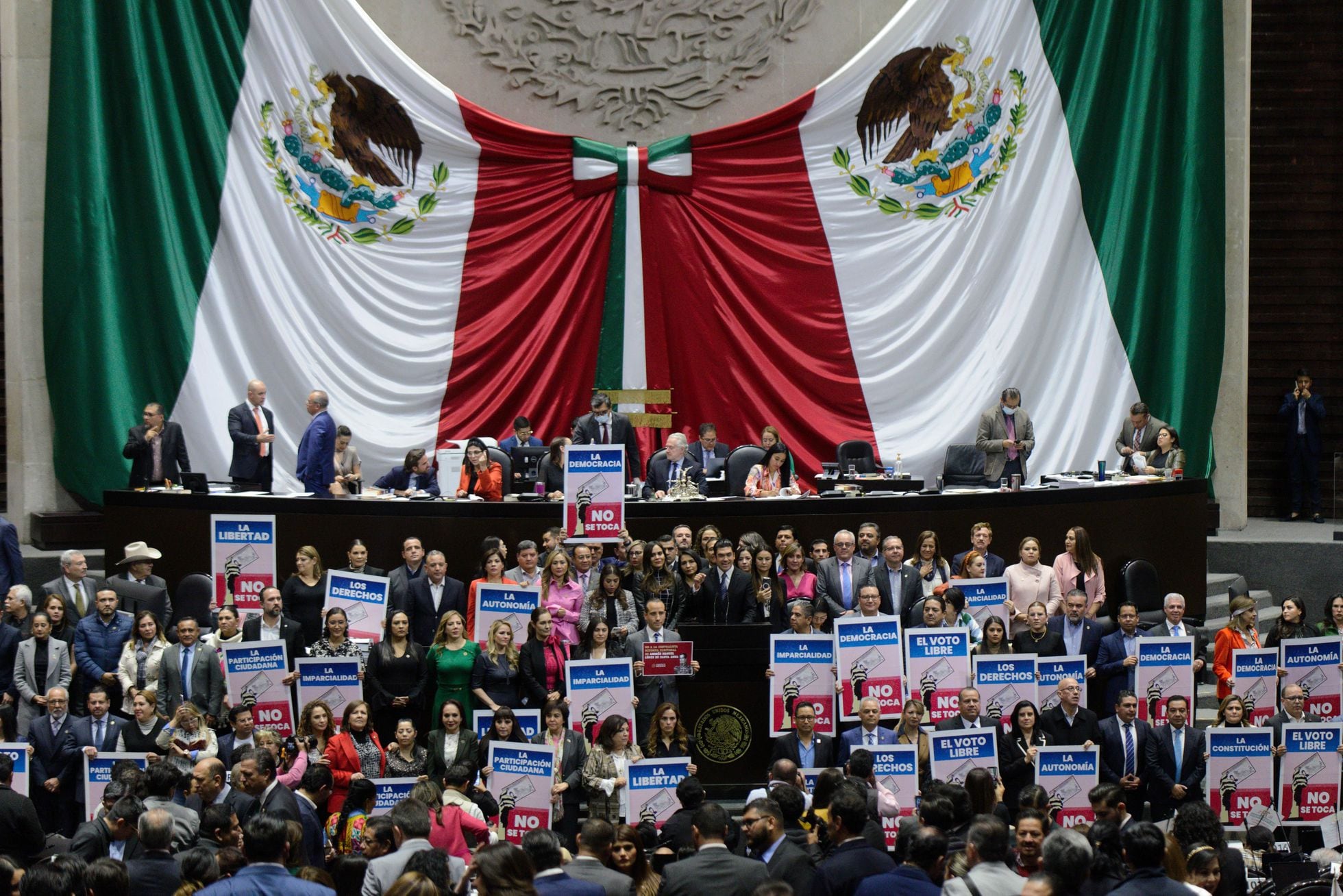 El Congreso Tumba La Reforma Electoral De López Obrador Y Morena ...