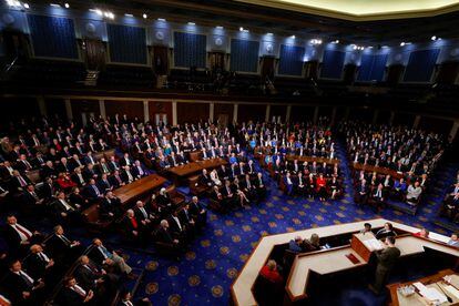 El Congreso de EEUU sigue el discurso del presidente ucranio, Vlodimir Zelenski. 