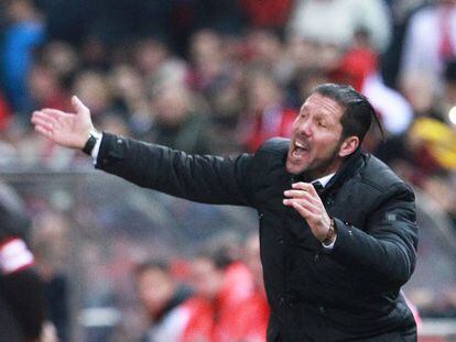 Simeone, durante un partido de Copa ante el Barcelona.