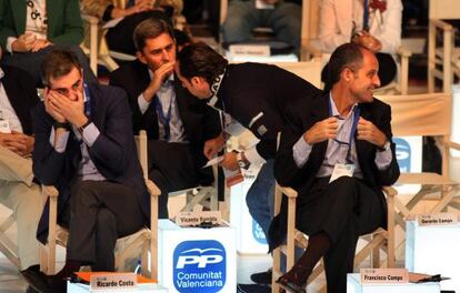 Ricardo Costa, Vicente Rambla, Álvaro Pérez, 'El bigotes', y Francisco Camps, en un acto del PP valenciano en 2008.