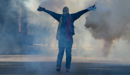 Manifestantes toman las calles de Caracas para protestar en contra de Nicolás Maduro.