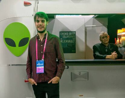 El stand de Alienvault sirve también como oficina para entrevistar posible candidatos.