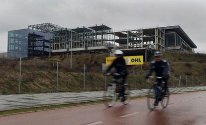 Esqueleto del centro acuático construido junto al estadio olímpico de La Peineta.