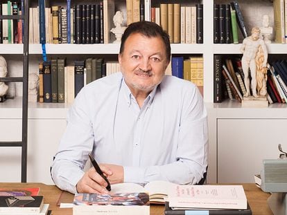 Retrato del autor Alejandro Gándara, en una imagen cedida por el autor.