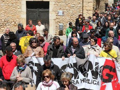 Los manifestantes de la protesta contra el &#039;fracking&#039;, en las calles de Vilafranca.