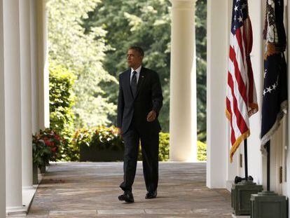 El presidente Obama se dispone a realizar el anuncio en la Rosaleda de la Casa Blanca.