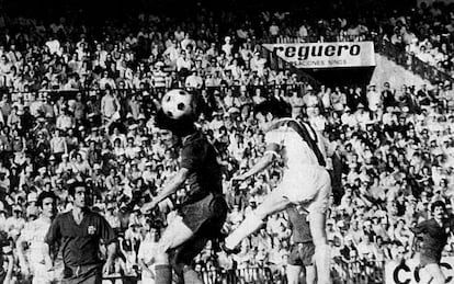 Felines marca de cabeza el 1-0 al Getafe en la temporada 1976-77.