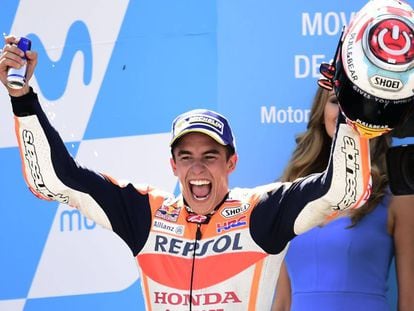 Marc Márquez en el podio del gran premio de Aragón.