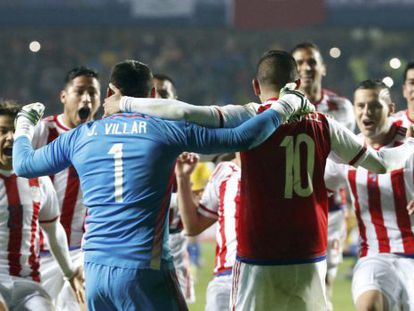 Los jugadores de Paraguay celebran la victoria ante Paraguay.