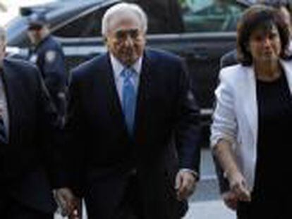 DSK con su mujer y su abogado