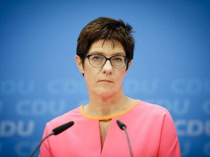 Annegret Kramp-Karrenbauer, ex primera ministra del Estado del Sarre, en conferencia de prensa el lunes en Berl&iacute;n. 