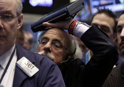 Peter Tuchman, operador de Wall Street, este viernes en el parqu&eacute; neoyorquino.