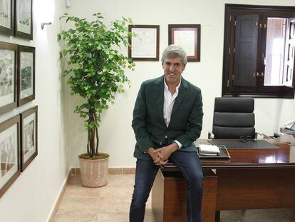 José Moro en su despacho en Pesquera de Duero (Valladolid).