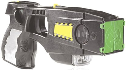 Pistola elèctrica Taser.