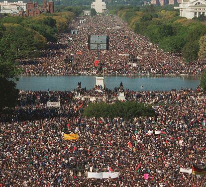Cientos de miles de personas exigen dignidad en la mayor manifestación negra de la historia en la ciudad de Washington.