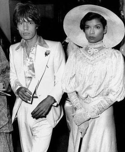 Mick Jagger y Bianca en Londres en 1973.