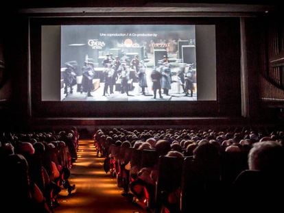 Una proyección en una sala de cine. 