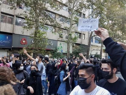 Manifestación celebrada en Teherán el pasado octubre en protesta por el asesinato de Mahsa Amini.