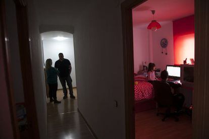 Una familia que fue denunciada en 2008, en una vivienda de alquiler social. 