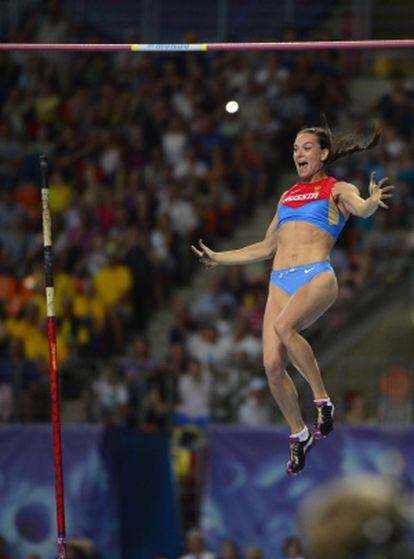 Isinbayeva, en el salto que le dio el título mundial.
