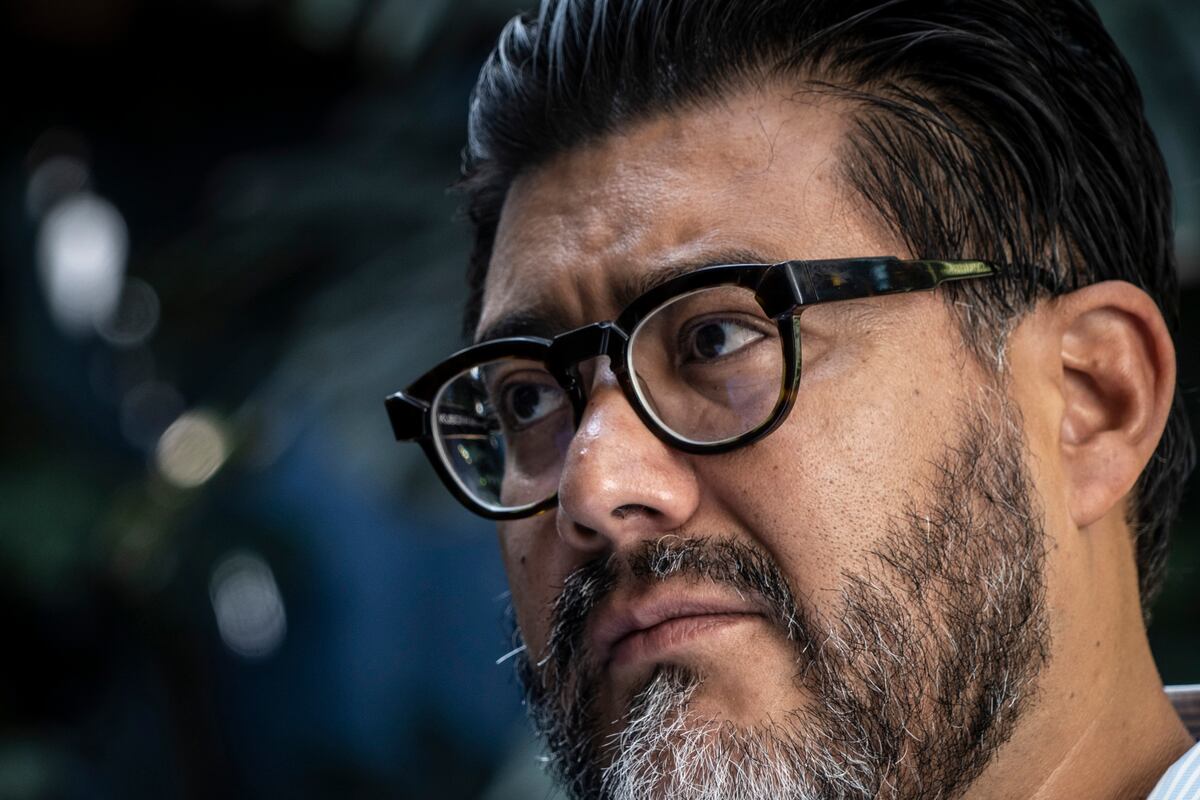 La dimisión de Rodríguez Mondragón pone a prueba el proceso electoral a seis meses de la fecha prevista para las elecciones